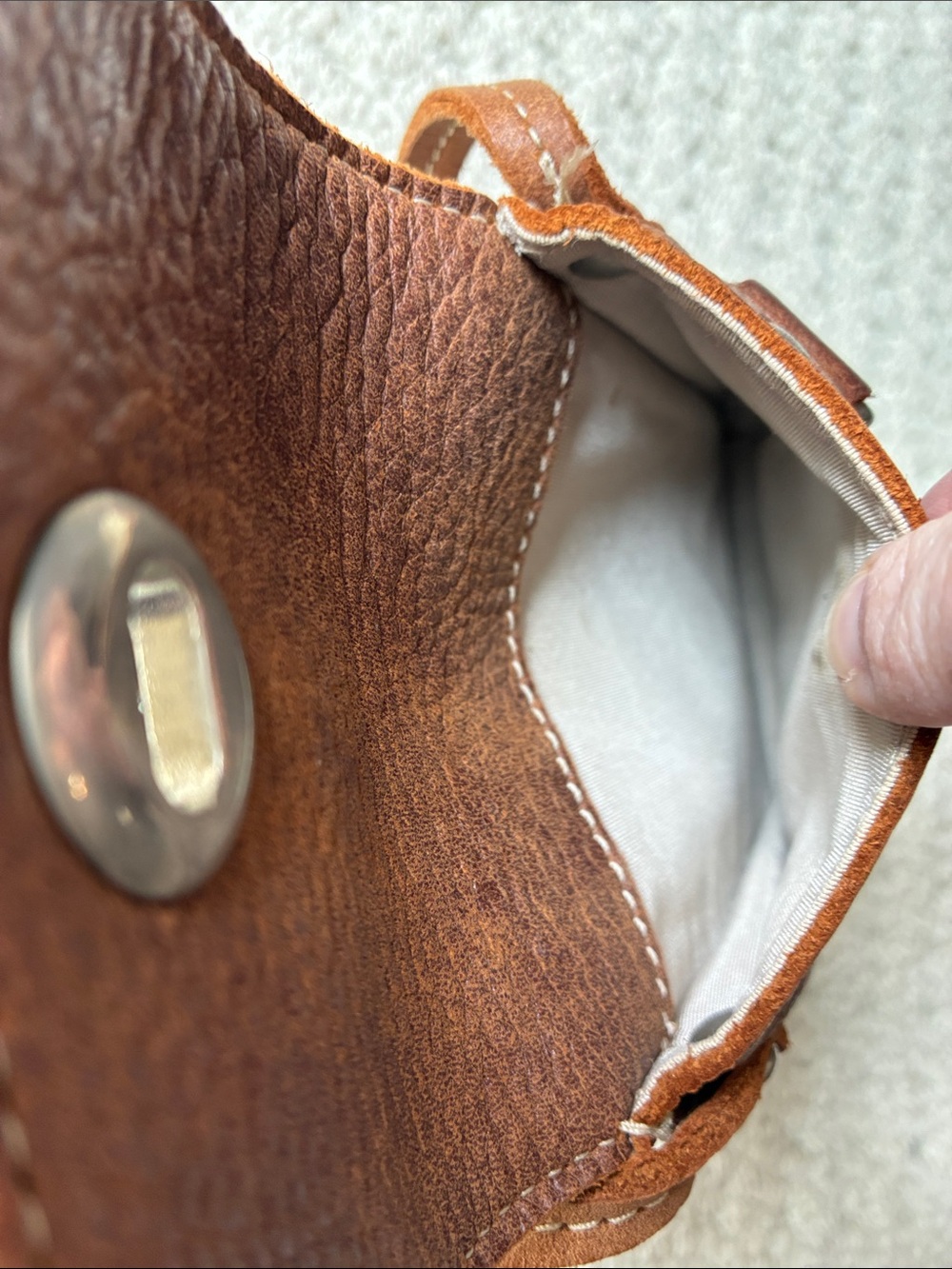 Roots Genuine Brown Tribe Leather Small Crossbody Bag Purse Made in Canada 🇨🇦 - Picture 6 of 9